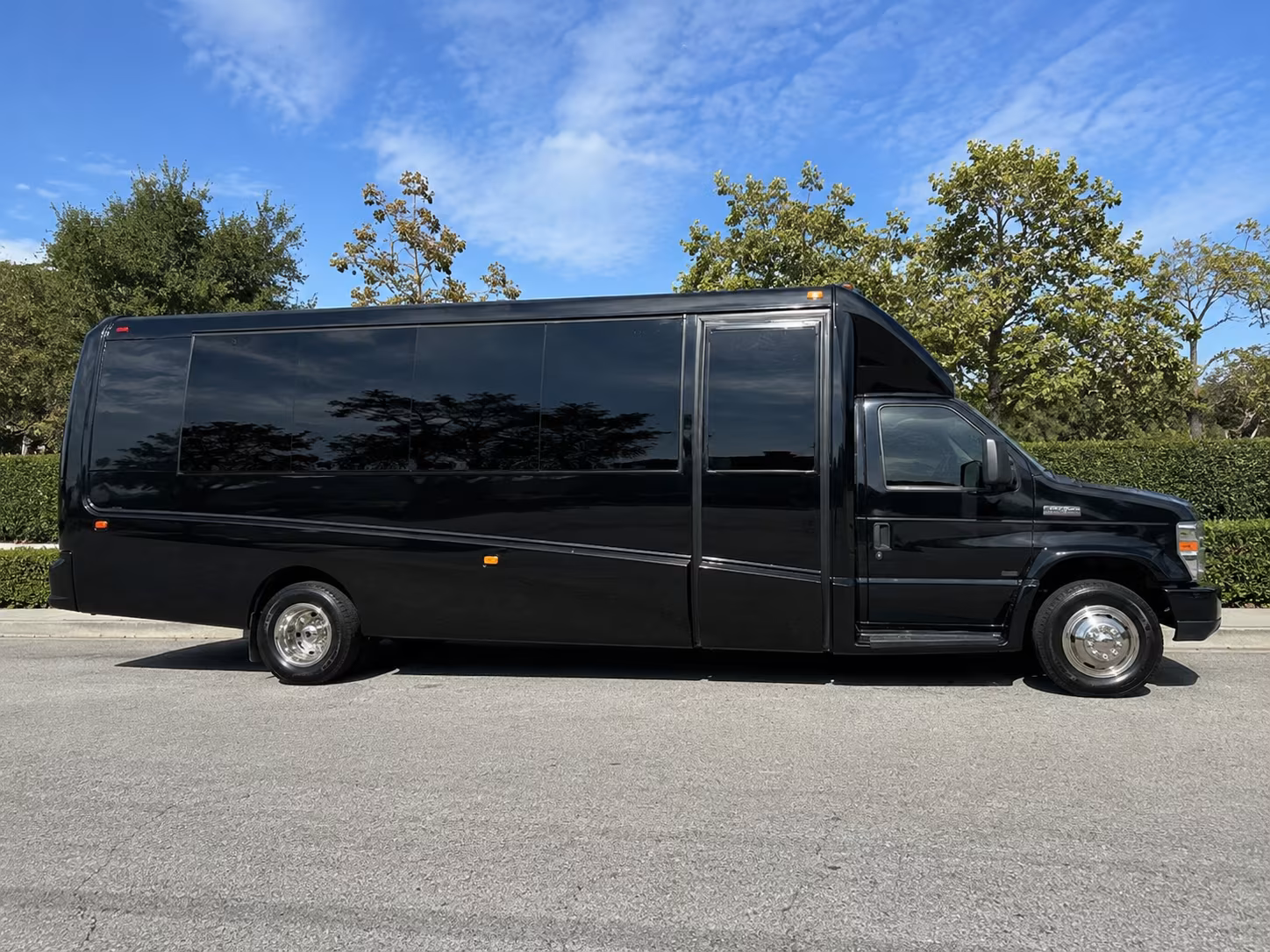 long beach wine tour brewery transportation